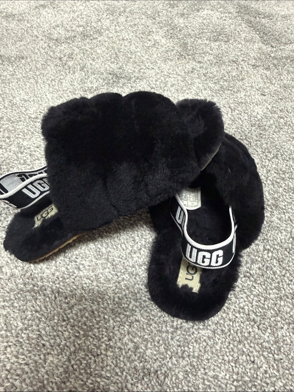 UGG Black Plush Shearling Logo-Back Kid Slide Sandals